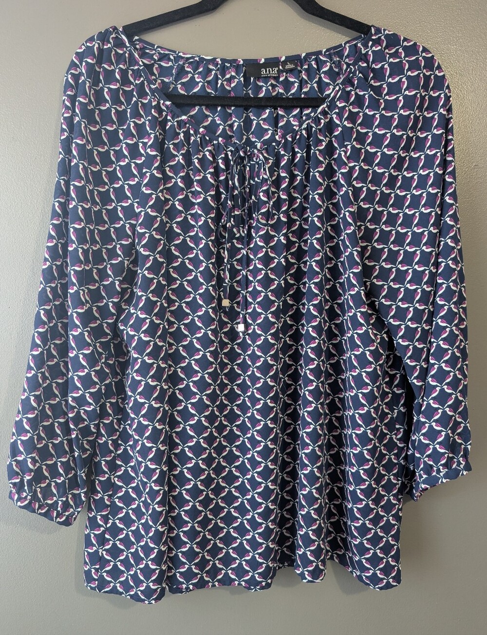 a.n.a. A New Approach Bird Print Blouse Large Navy Keyhole Tie Neck Blouse